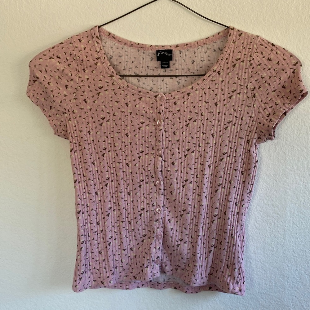 Kids shirt. Clothing brand is:  art class size L 10/12